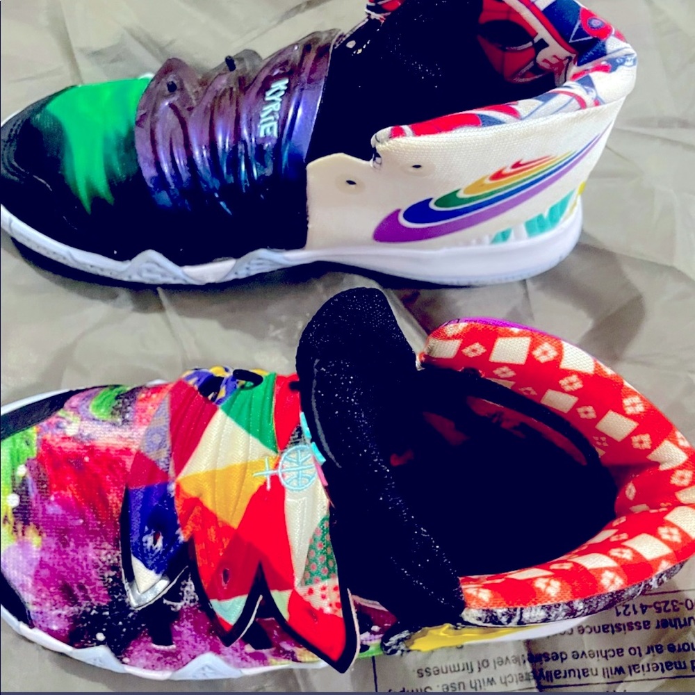 Nike kyrie boys' size 1!!